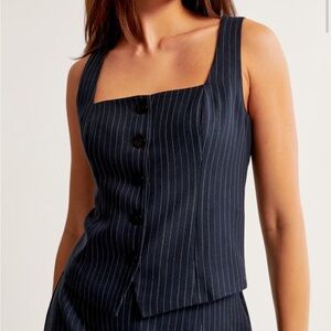 NWT Abercrombie The A&F Mara Tailored Vest Squareneck Button Front Top Navy